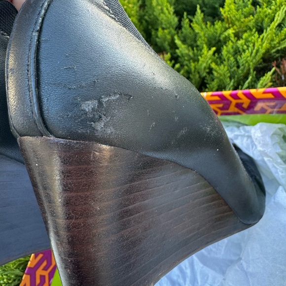 Tory Burch Caroline Elastic Wedge - Picture 12 of 14